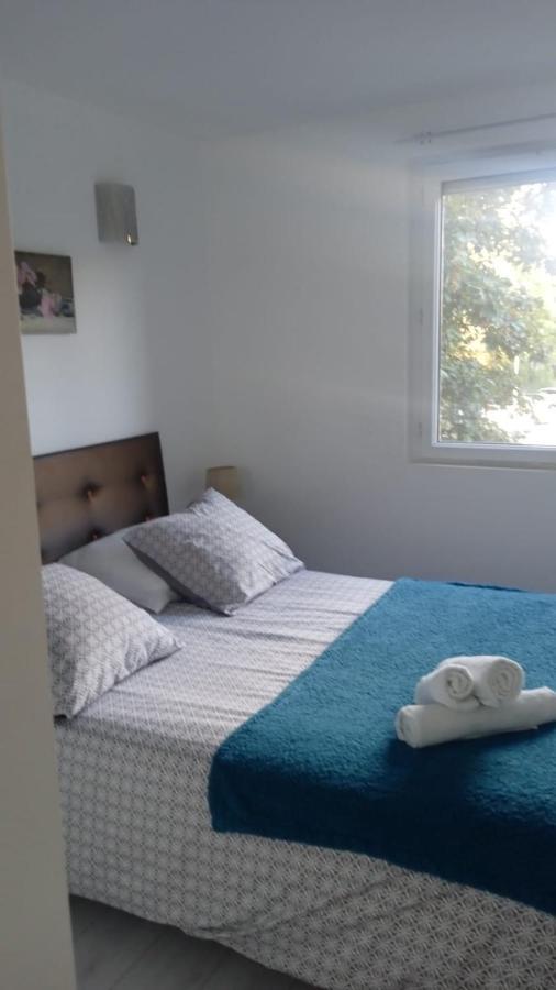 Chez Lisa & Olivier Apartment อติส-มงส์ ภายนอก รูปภาพ
